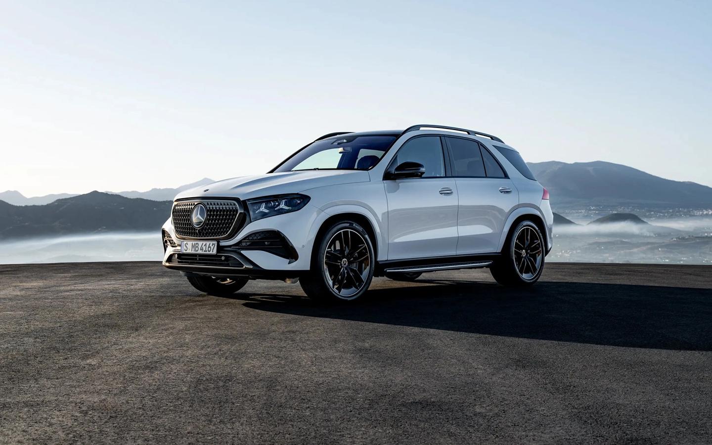 Дилеры привезли в Россию новый Mercedes-Benz GLE. Версии и цены