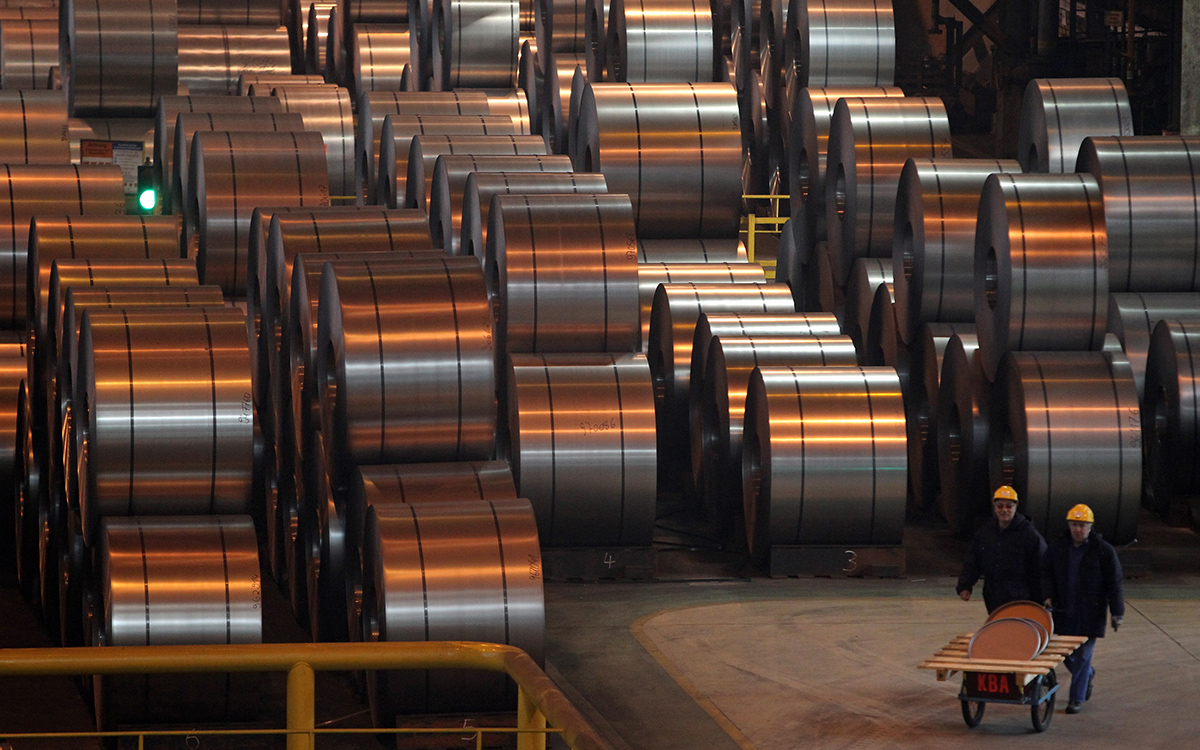 Великобритания вслед за ЕС запретит импорт стали и железа из России