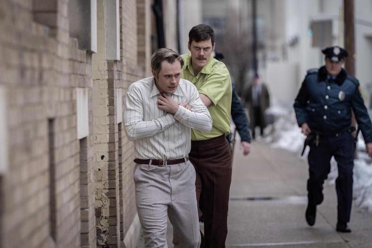 Кадр из фильма &laquo;Провод мертвеца&raquo;