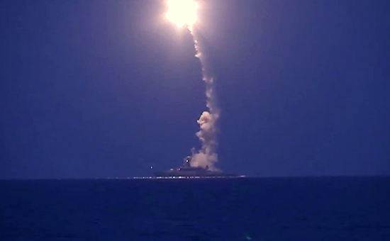 Запуск крылатых ракет морского базирования Каспийской военной флотилией
