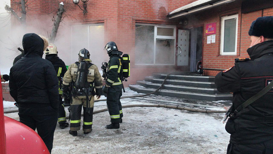 В Новосибирске при пожаре в сауне гостиницы погибла женщина