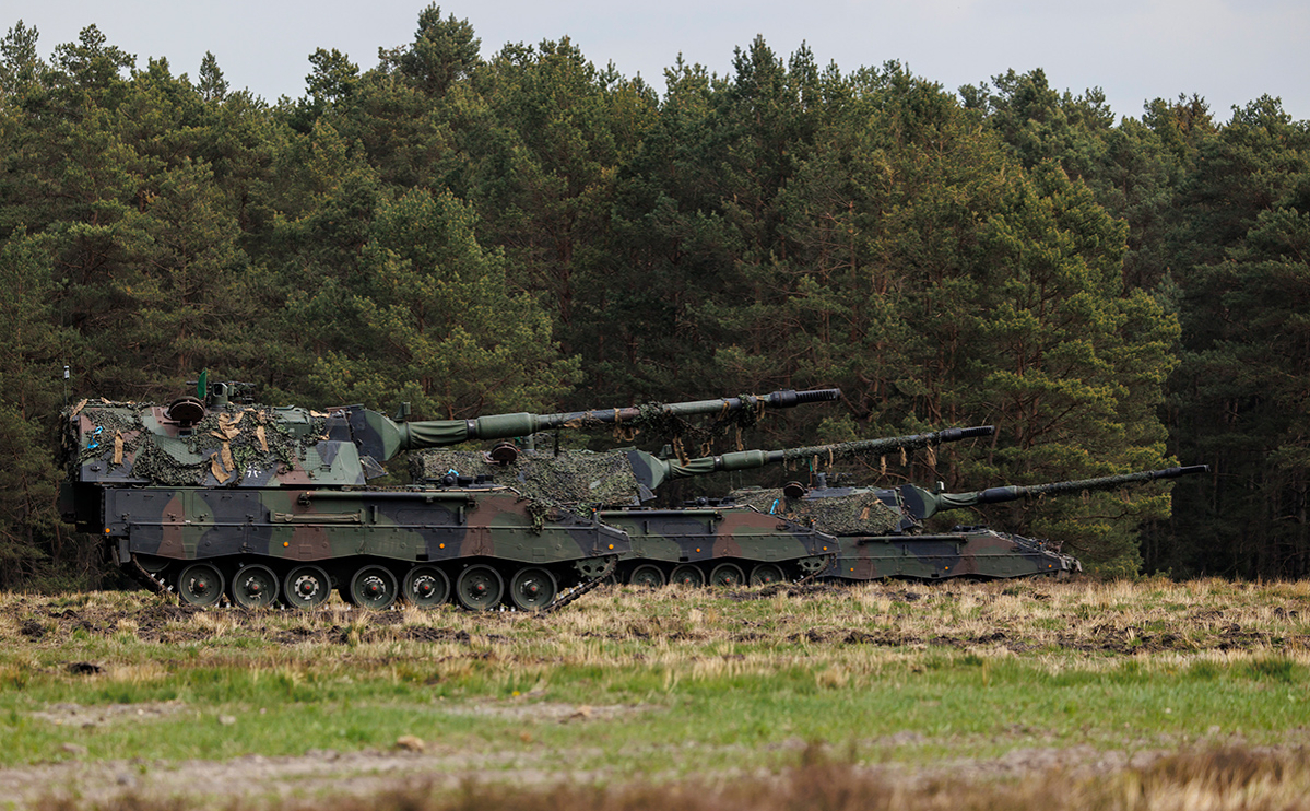 Власти Германии разрешили продать Украине 100 гаубиц Panzerhaubitze 2000"/>













