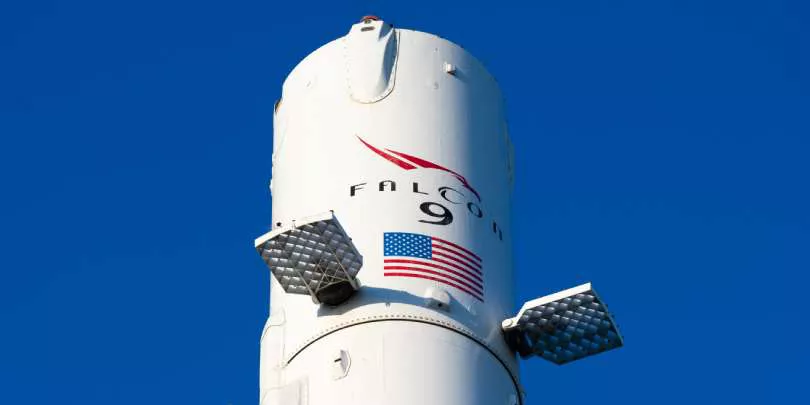 SpaceX запустила ракету с 52 cпутниками Starlink