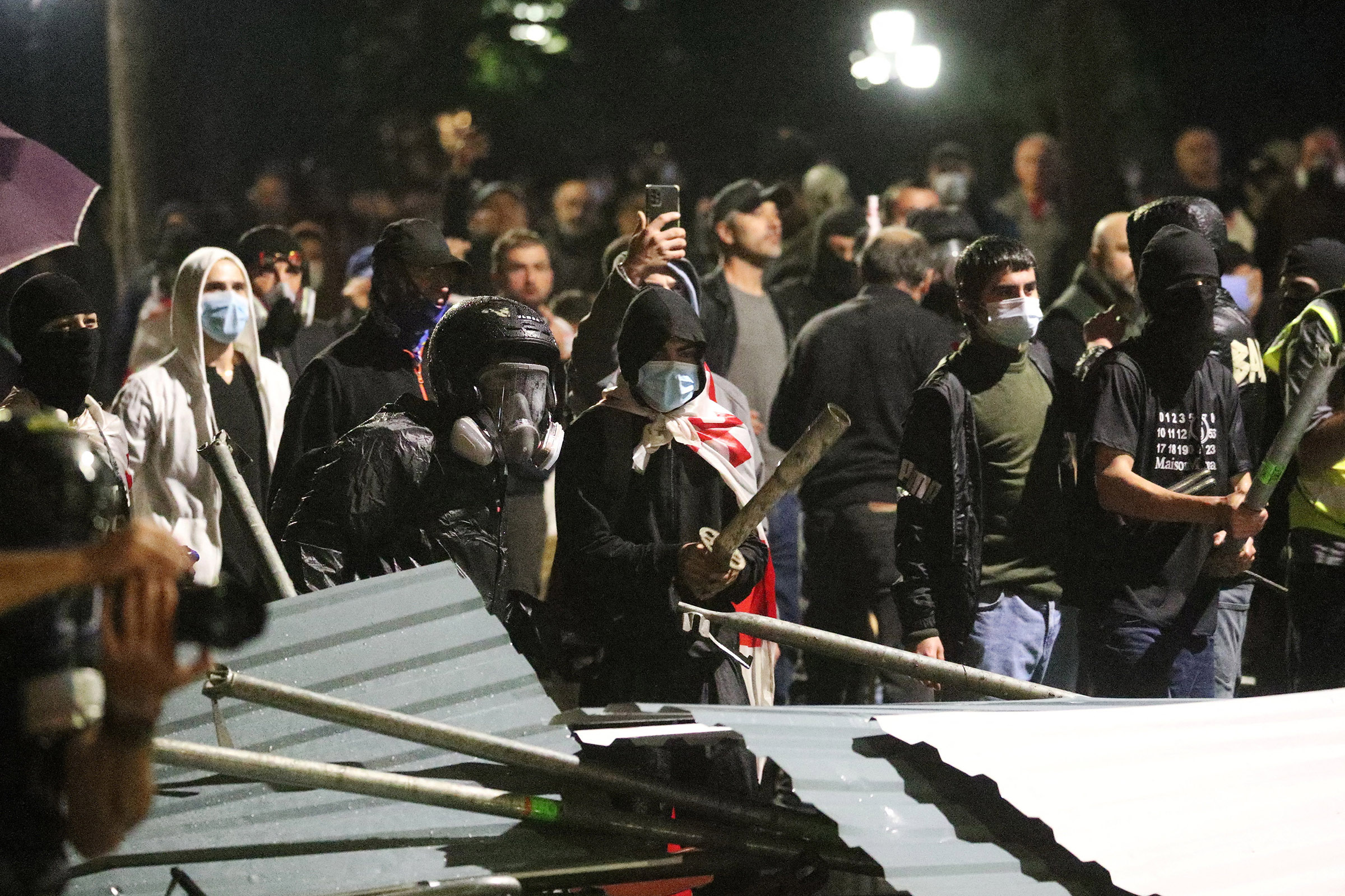 Демонстрации на центральных улицах Тбилиси продолжаются уже около года.