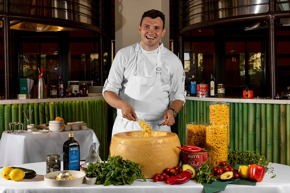 Бал, бранчи и выставка: какими будут ноябрьские праздники в Сочи