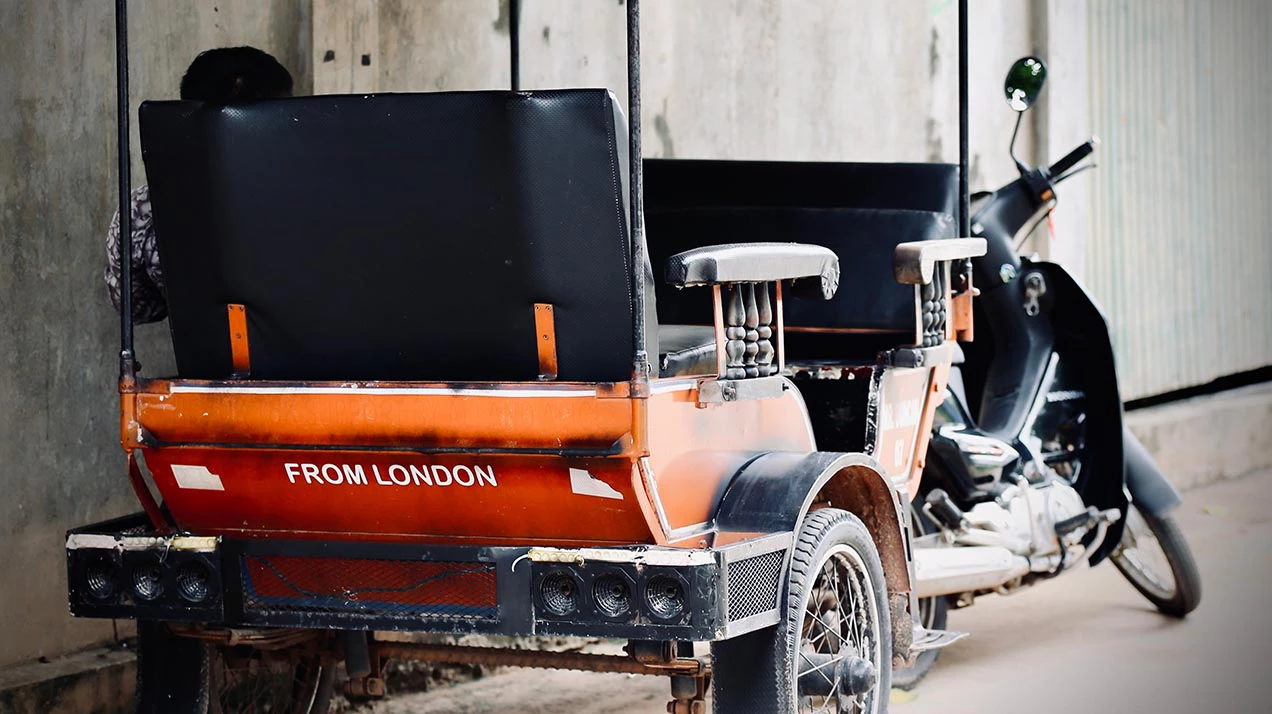 Укравший вино водитель тук-тука в Лондоне избежал тюрьмы