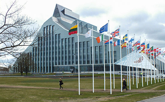 Здание Латвийской Национальной библиотеки в Риге, где пройдет саммит ЕС