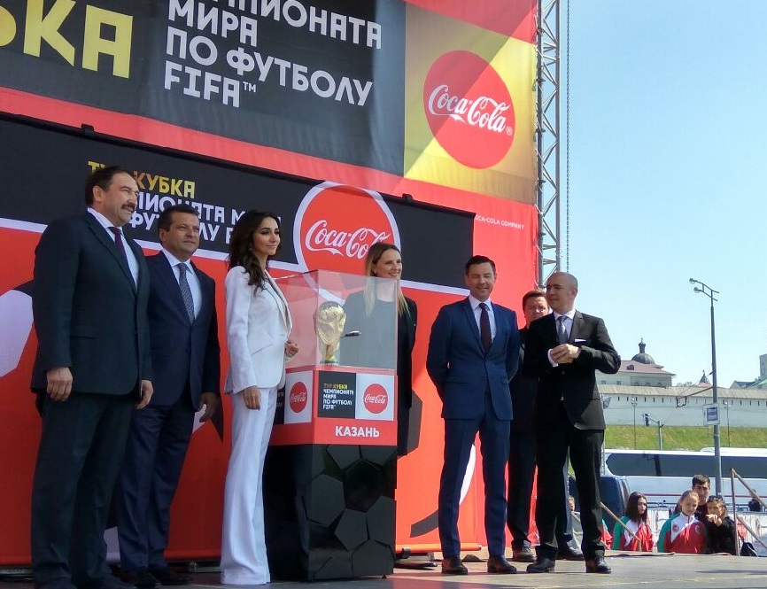 В Казани продают копию 6-килограммового золотого кубка FIFA