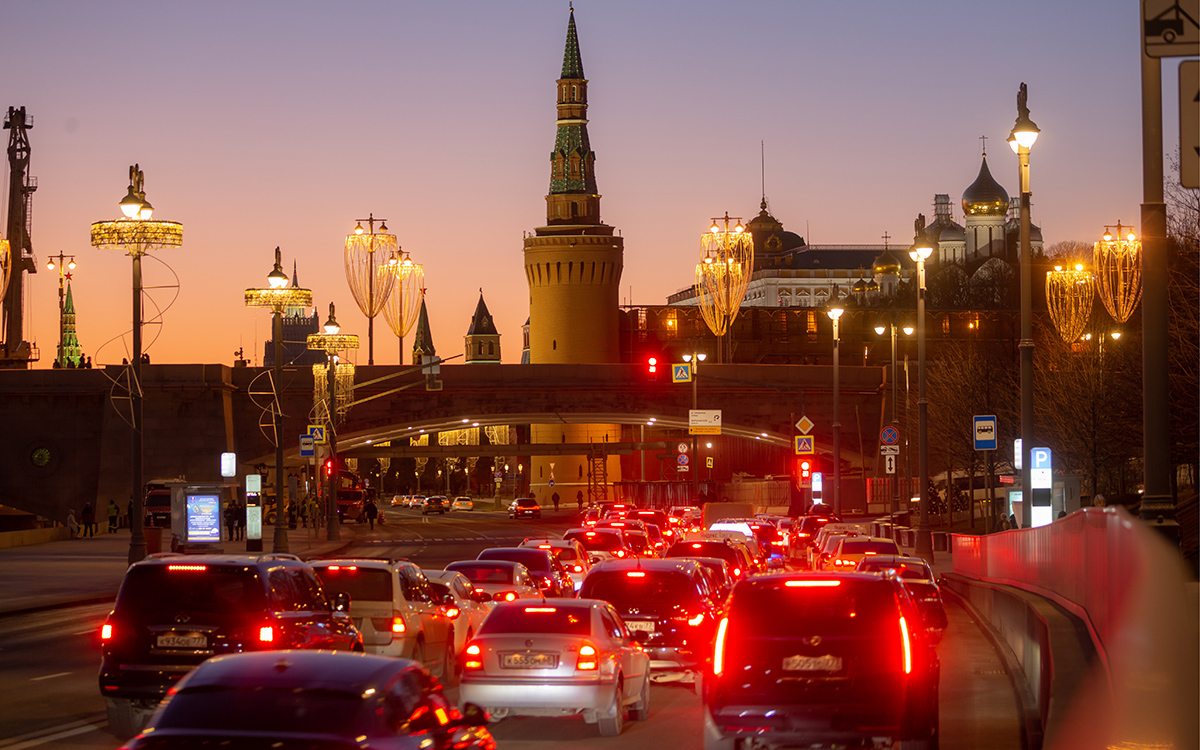 Дептранс назвал дни пиковых пробок в Москве