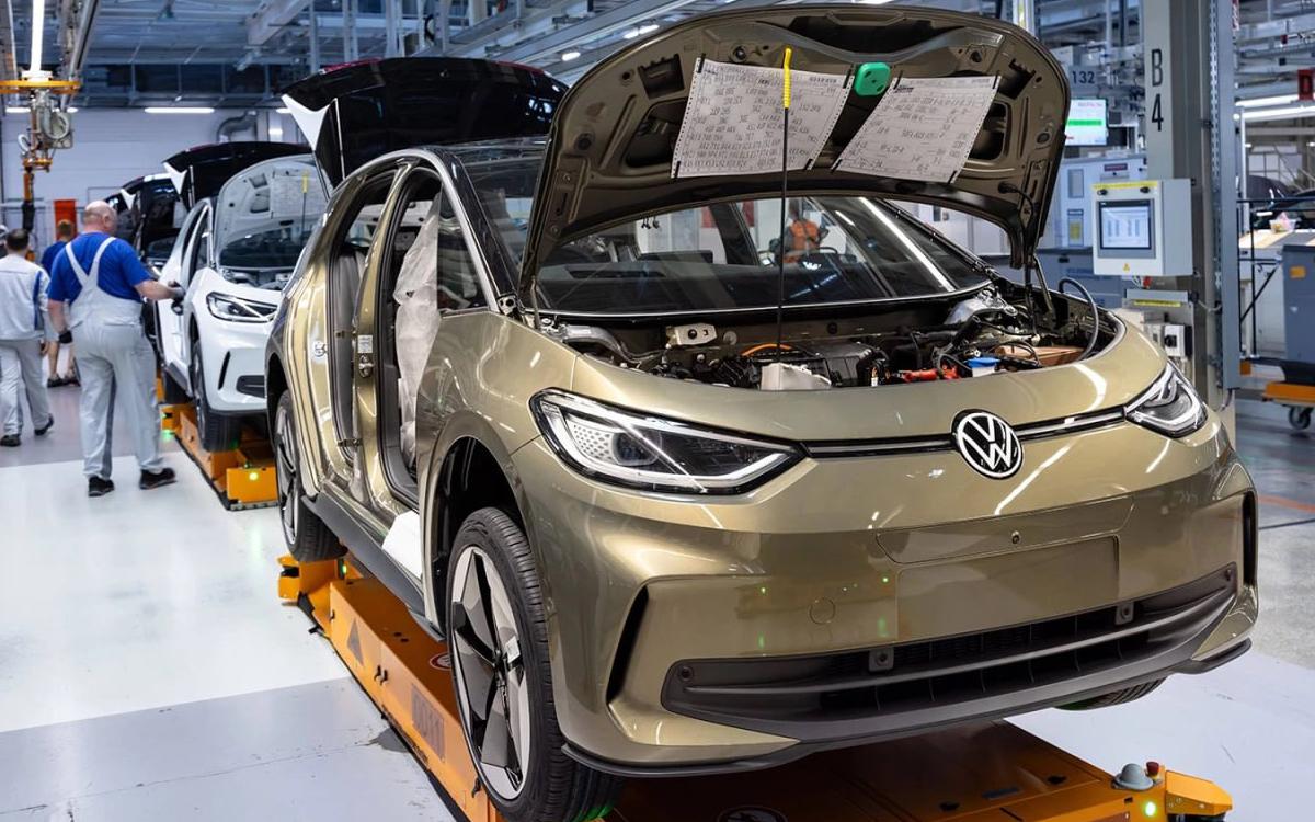 Шольц назвал виновных в закрытии заводов Volkswagen