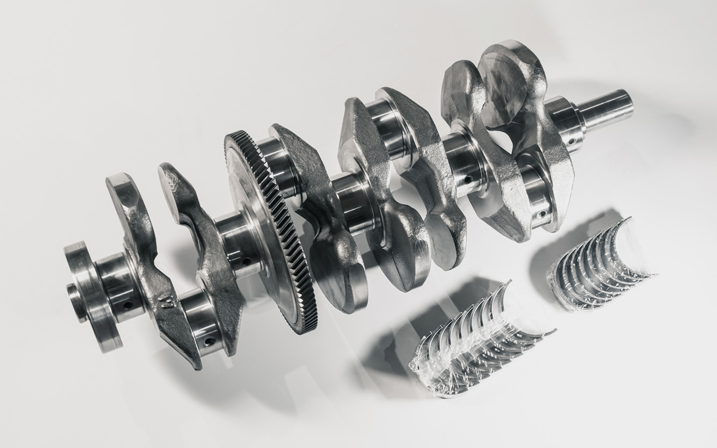 Вкладыши (техническое название &mdash; подшипники скольжения) &mdash; это тонкие зеркально отшлифованные полукольца из мягкого сплава, которые обеспечивают плавное, без механического трения, вращение валов