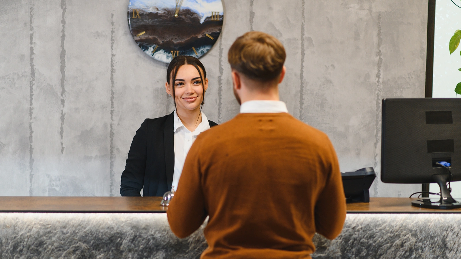 Заселяться в российские отели теперь можно без паспорта. Как это возможно