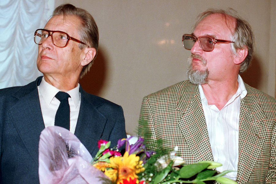 Народный артист России композитор Андрей Эшпай и композитор Геннадий Гладков (справа), 1995 год