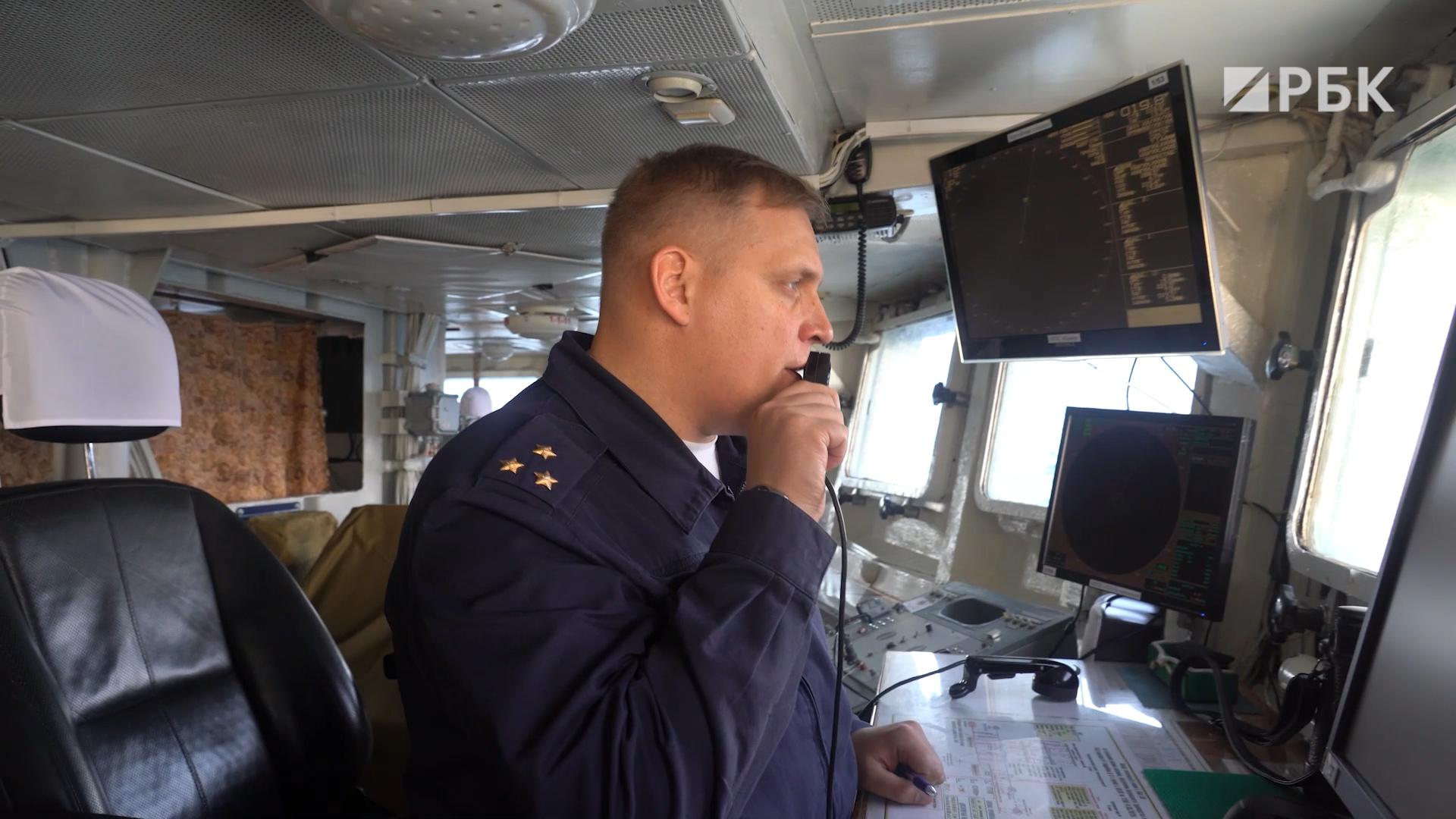 Северный флот провел учения по перехвату судна-нарушителя в Карском море