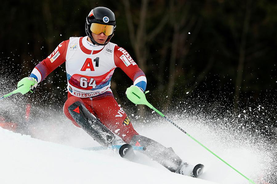 Семен Ефимов из России в действии во время соревнований по слалому среди мужчин в рамках Кубка мира Audi FIS по горнолыжному спорту&nbsp;в&nbsp;Кицбюэле, Австрия,&nbsp;26 января 2020 года