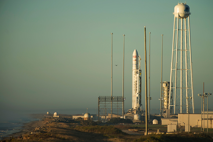 Orbital ATK &mdash; американская частная компания, возникшая в результате слияния Orbital Sciences Corporation (OSC) и аэрокосмических подразделений Alliance Techsystems. Первый запуск ракеты Antares, разработанной OSC, состоялся в 2013 году. У Orbital ATK есть контракт с NASA по запуску грузовых кораблей к МКС. В октябре 2014 года ракета Antares взорвалась при старте, после чего последовал двухлетний перерыв в запусках. Двигатели для ракеты в рамках контракта на $1 млрд поставляет российская РКК &laquo;Энергия&raquo;.

На данный момент компания осуществила семь запусков ракеты Antares, один из которых завершился неудачей. Восьмой запланирован на 20 мая 2018 года. По итогам 2016 года операционная прибыль Orbital ATK составила $474 млн.
