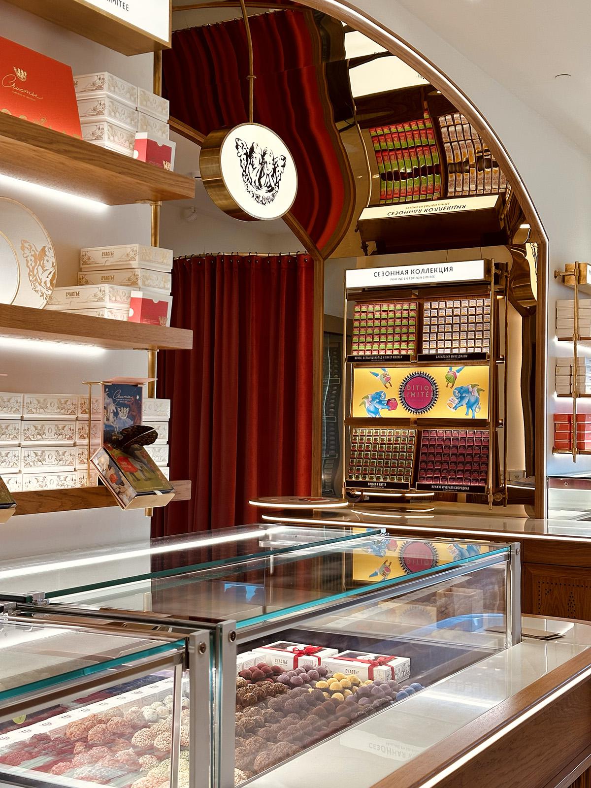 Бутик с продуктами фабрики «Счастье»