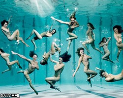 Пловчихи прорекламировали Олимпиаду подводной фотосессией 