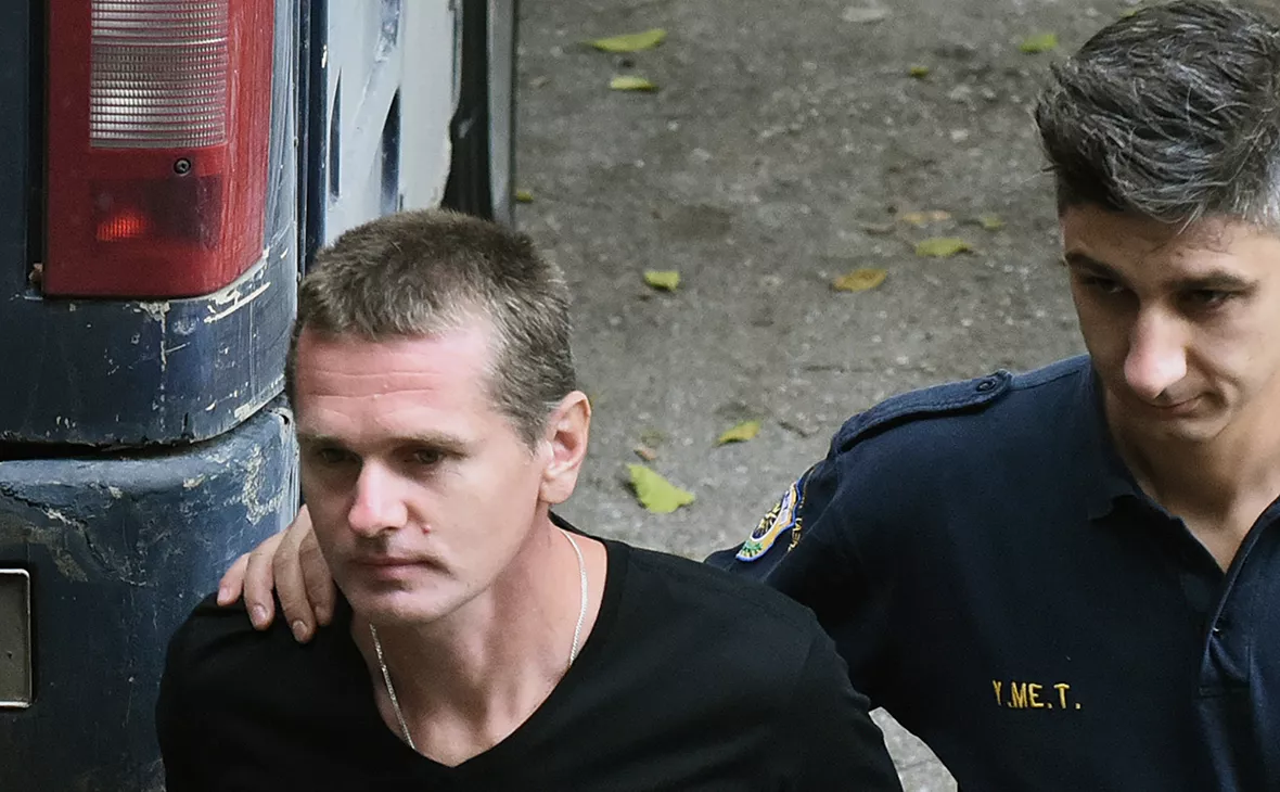 Giannis Papanikos / AP