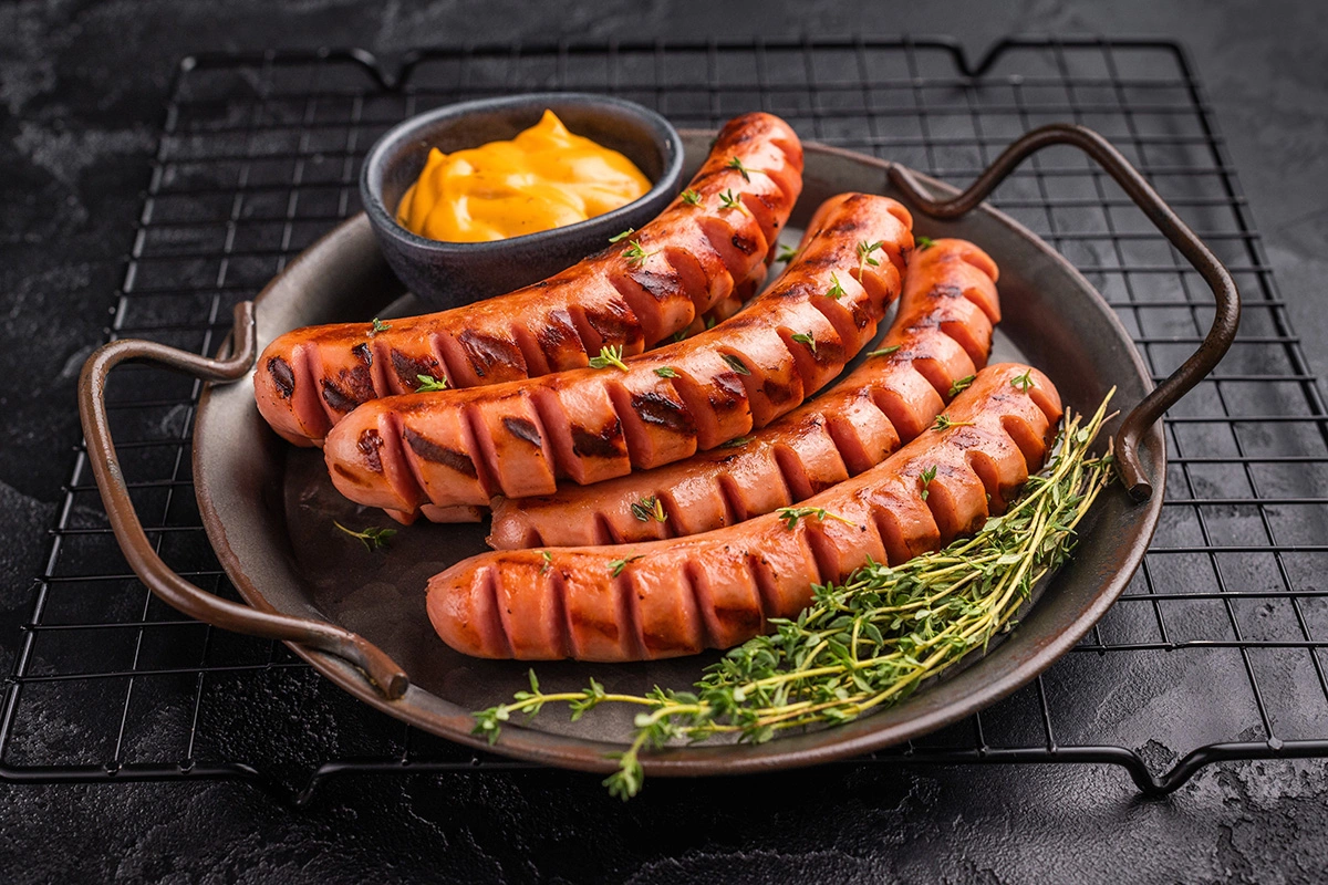 ВОЗ классифицировала переработанное мясо как «канцерогенное для человека»