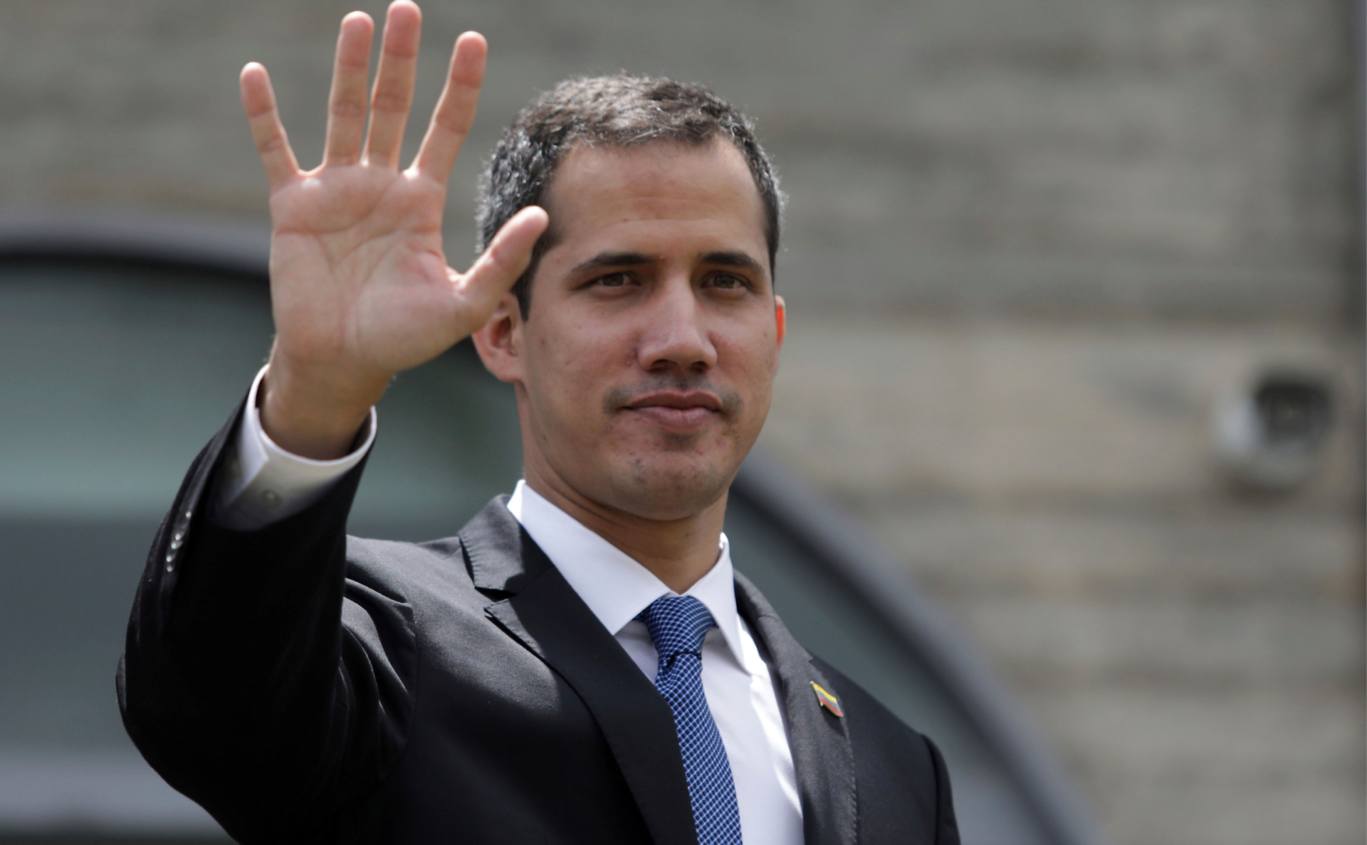 Венесуэла потребовала от Франции выдать укрывшегося в посольстве Гуаидо