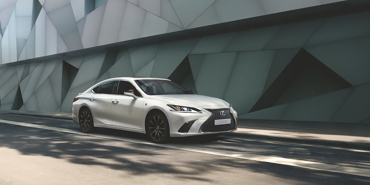 Lexus ES с 2,5-литровым мотором получил версию F Sport в России :: Autonews