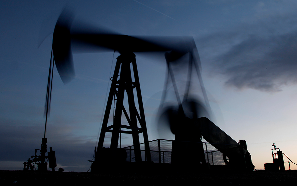 Reuters назвал условие увеличения добычи нефти Саудовской Аравией и ОАЭ