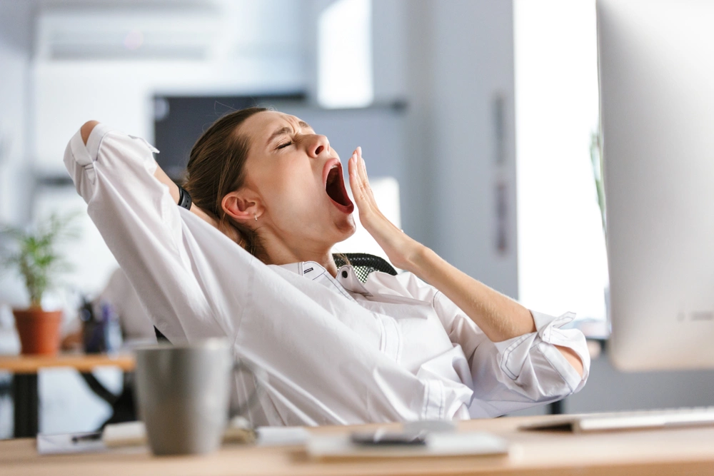 Почему человек зевает: причины, ответы врача | РБК Life