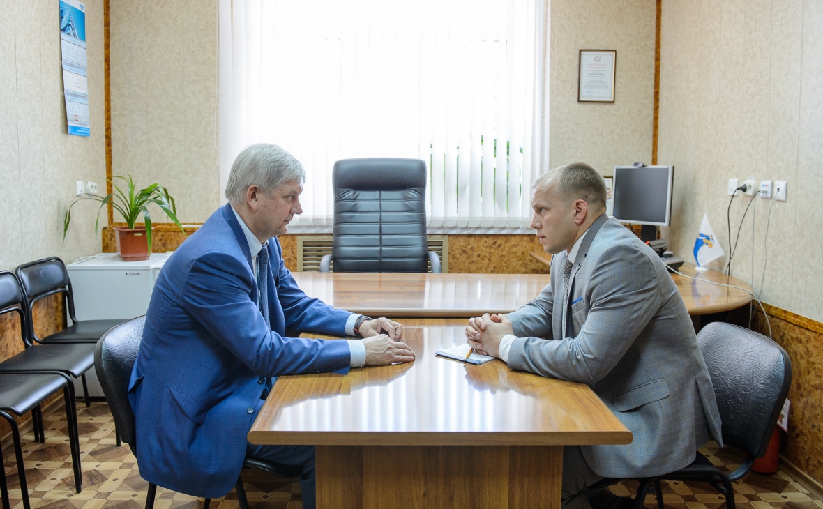 Александр Гусев и Павел Чибисов (Фото: www.govvrn.ru)
