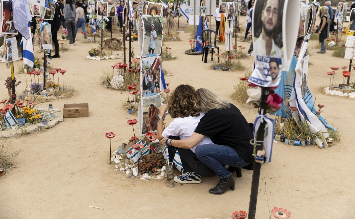 Amir Levy / Getty Images