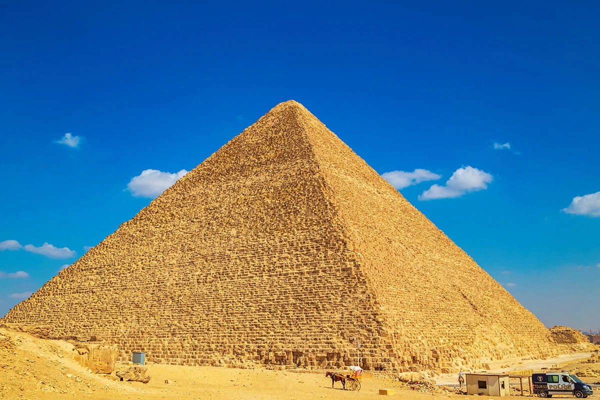 Пирамида Хеопса — единственное чудо света, дошедшее до наших дней