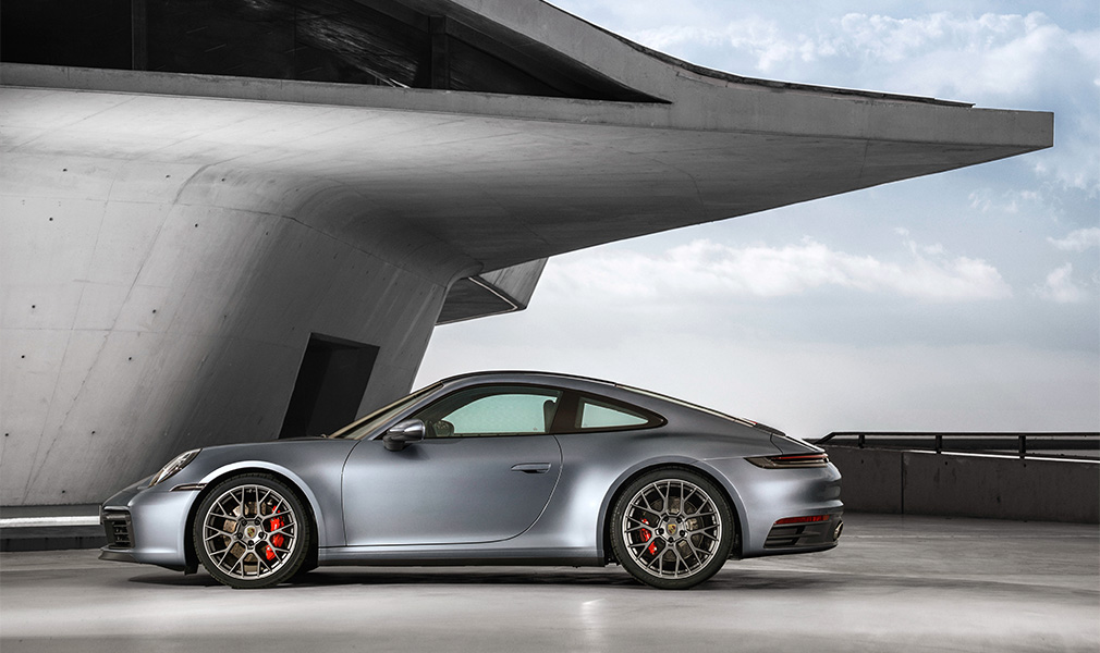 «Мы отказались от сенсоров». Новый Porsche 911 в мельчайших деталях
