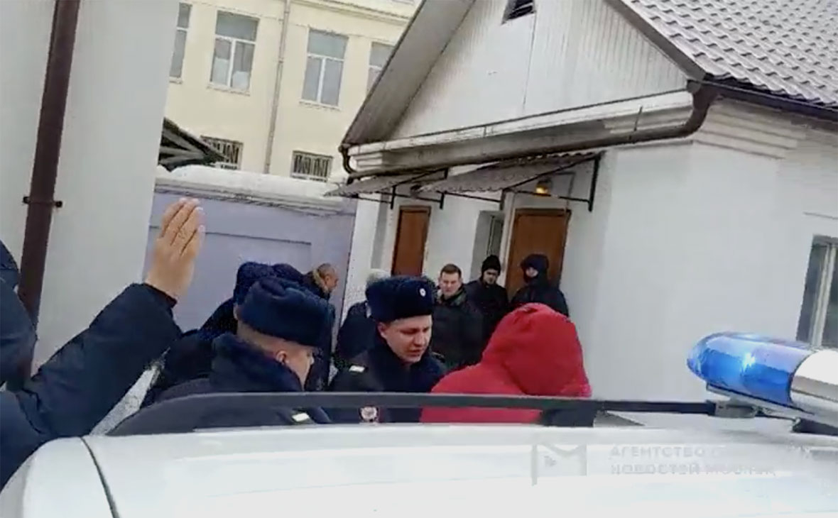 Задержание 26-летнего жителя Липецкой области, который нанес ножевые ранения двум людям в храме
&nbsp;