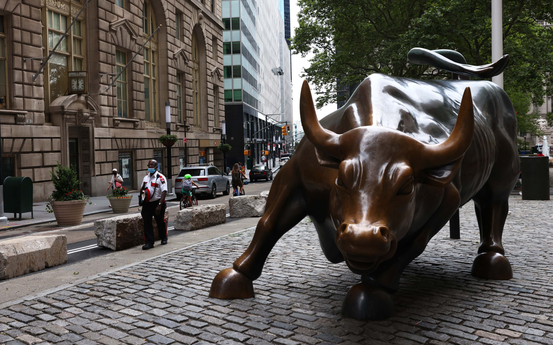 «Бык с Уолл-стрит» — символ финансового мира. Рассказываем его историю