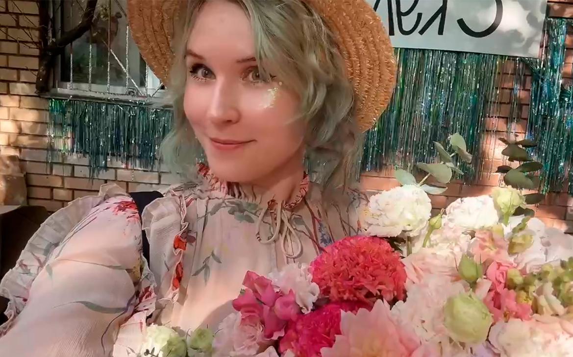 Белгородская художница Лисич рассказала, что губернатор Гладков прислал ей букет