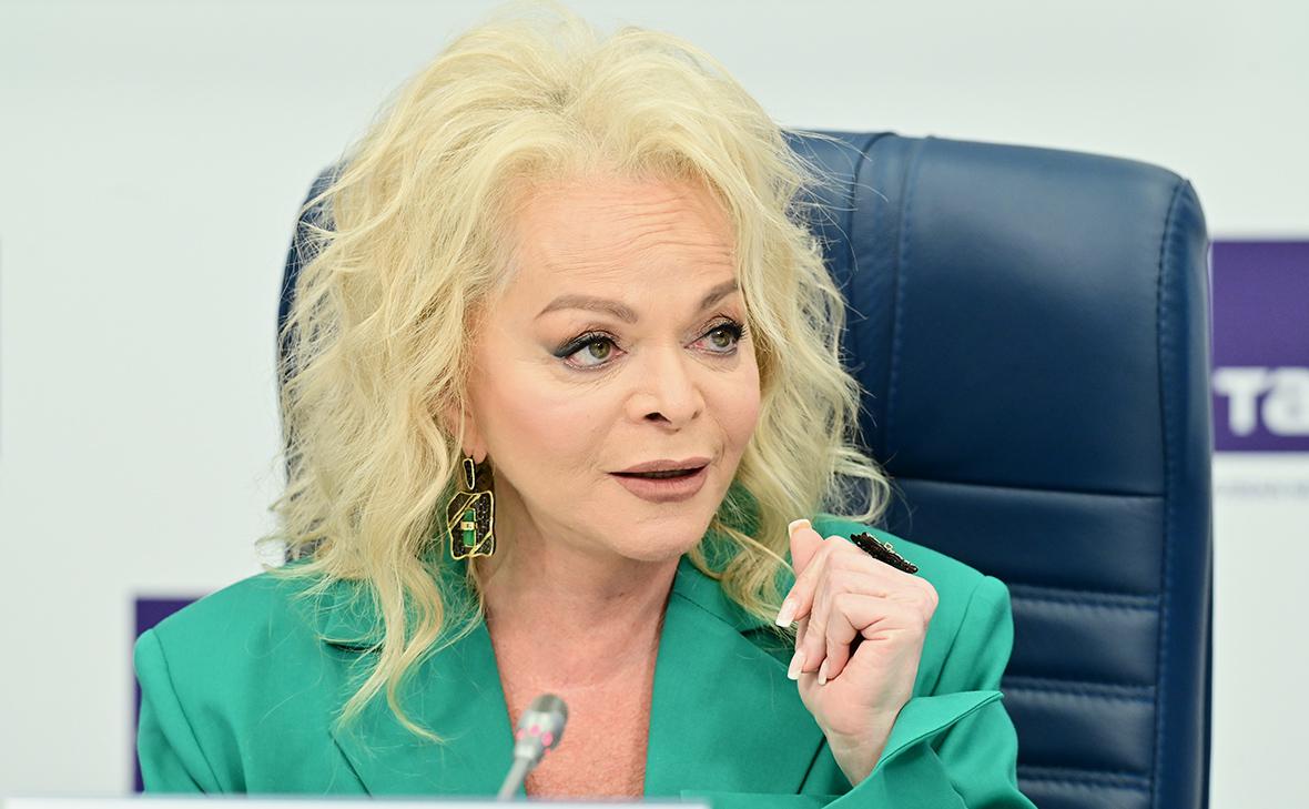 Лариса Долина