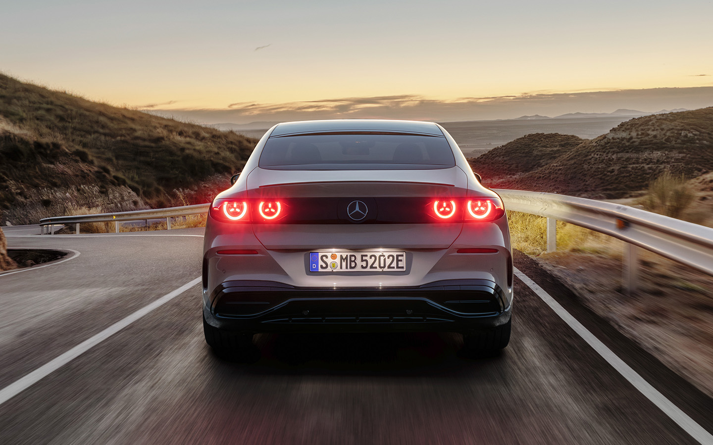 Такого Mercedes еще не делал. Самые уникальные фишки нового С-Class
Такого Mercedes еще не делал. Самые уникальные фишки нового С-Class