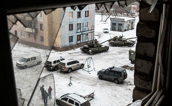 Украинские танки в&nbsp;Авдеевке. 1 февраля 2017 года


