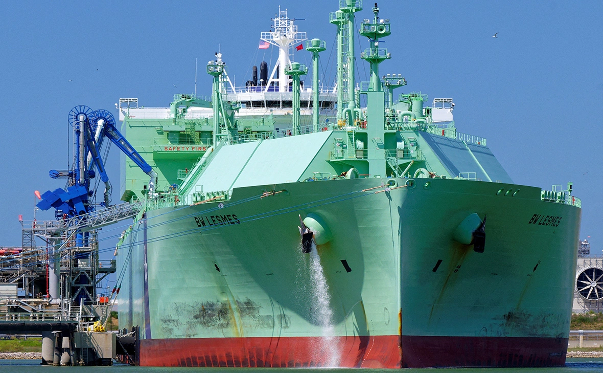 Glenn Travis / Reuters