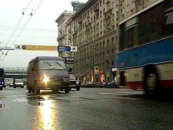 В Москве при задержании водителя, нарушившего правила дорожного движения, был сбит сотрудник ГИБДД