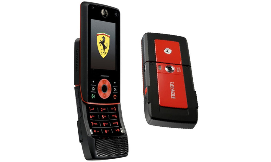 Motorola сделала мобильный телефон для фанатов Ferrari