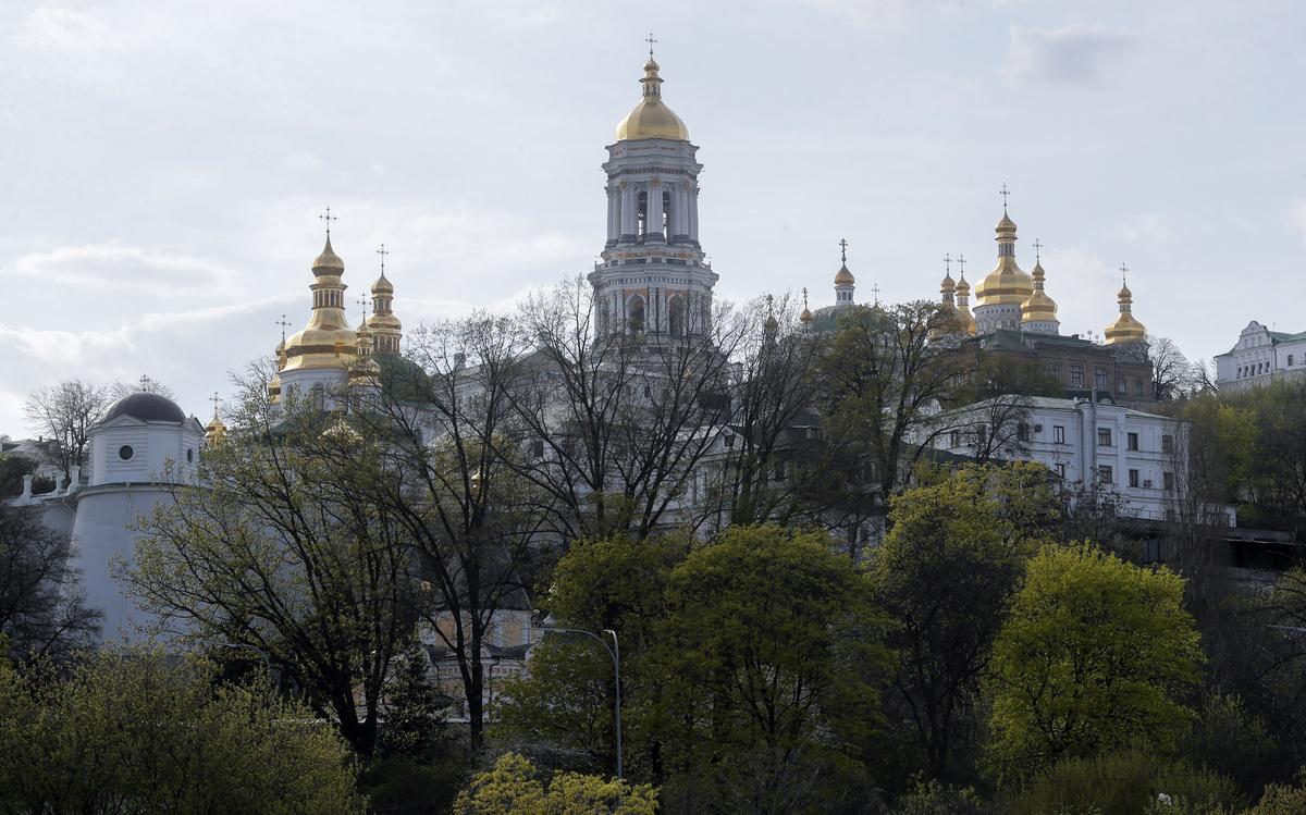 В Киеве священника отстранили за песню «Звон плывет над Россией»