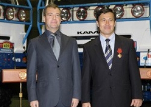 Д.Медведев вручил награды команде "КАМАЗ-мастер"