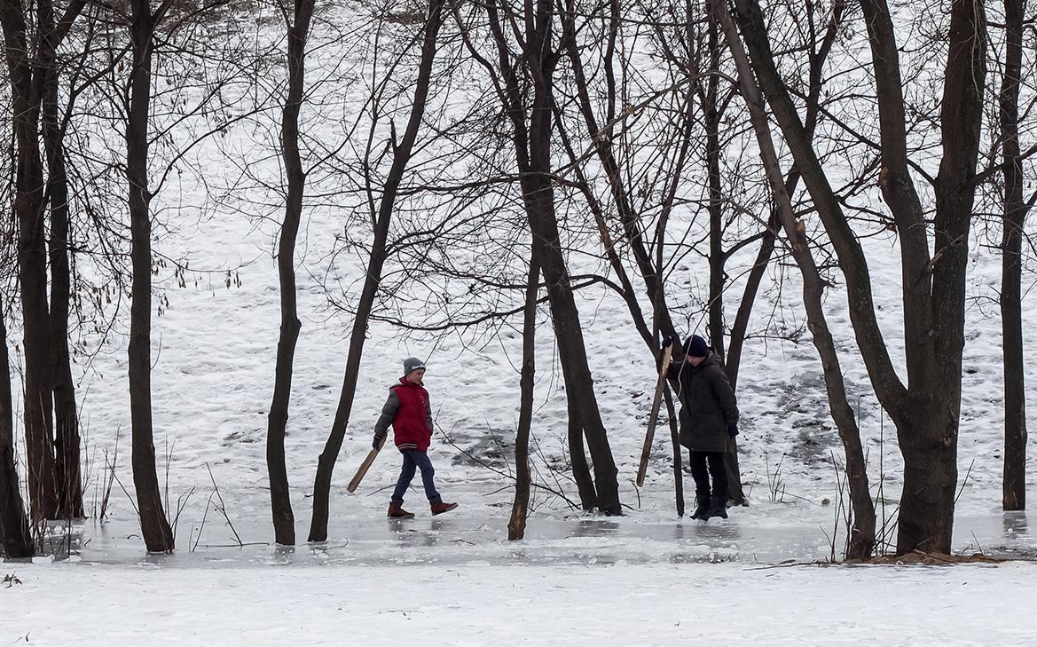 Интерес зумеров к 90-м объяснили «этнографическим туризмом»