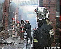Уикенд для петербургских пожарных выдался крайне сложным
