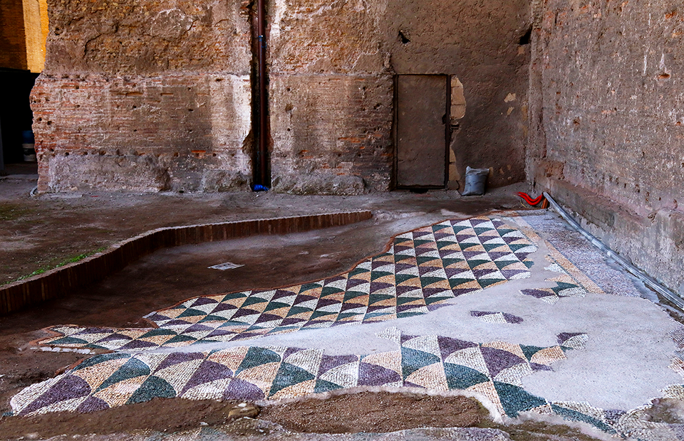 Состояние мозаики до реставрации в Термах Каракаллы, 3 век н.э.