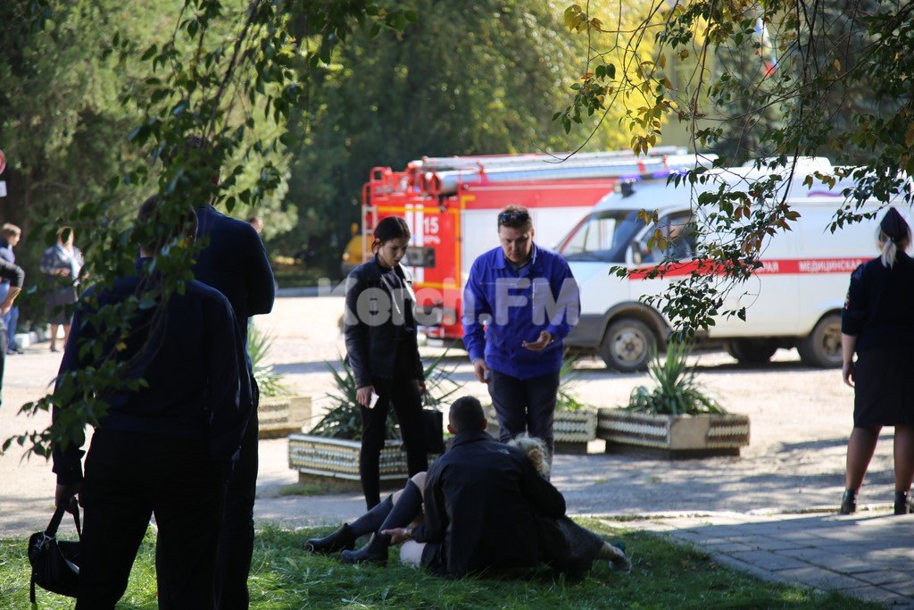 Последствия взрыва в колледже в Керчи