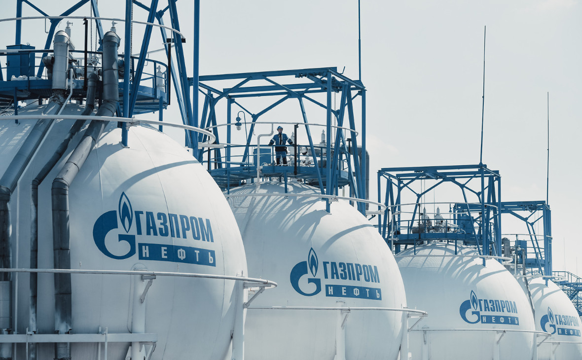 Омский нефтеперерабатывающий завод. Установленная мощность завода составляет 20,89 млн т нефти в год.&nbsp;&nbsp;