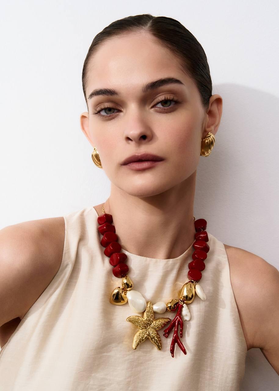 Колье&nbsp;Vanessa Baroni, 38 000 руб. (poisondrop.ru)