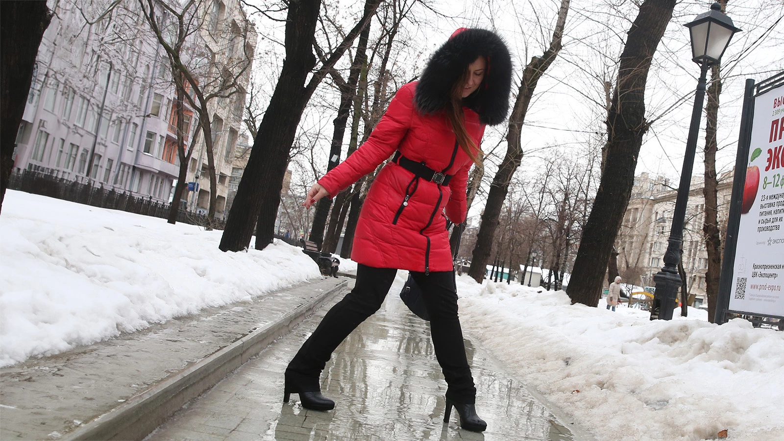 Самый действенный способ избежать травм — не упасть. Для этого нужно кардинально сменить стиль ходьбы